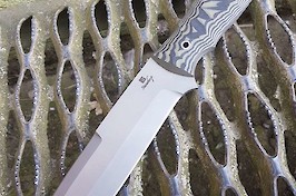 Custom tactical knife in CPM S35VN and black/green G10 Custom tactical knife in CPM S35VN and black/green G10